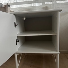 【緊急】ベッドサイド収納の画像