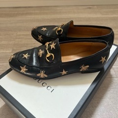 グッチ レザー ホースビット スター bee ローファーの画像