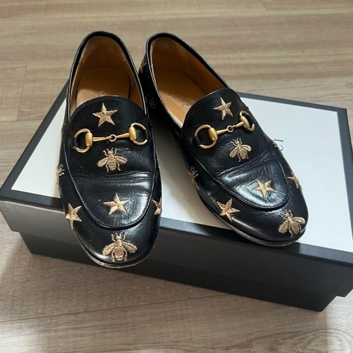 グッチ レザー ホースビット スター bee ローファー