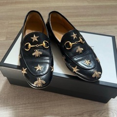 グッチ レザー ホースビット スター bee ローファーの画像