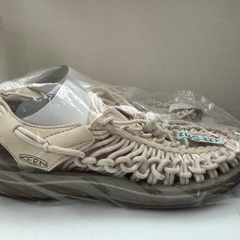 KEEN  UNEEK  の画像