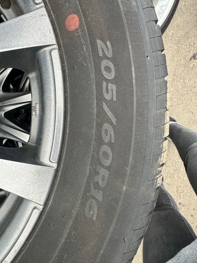 夏タイヤホイール付205/60R16 22年製 laufenn