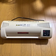 A4サイズラミネーターの画像