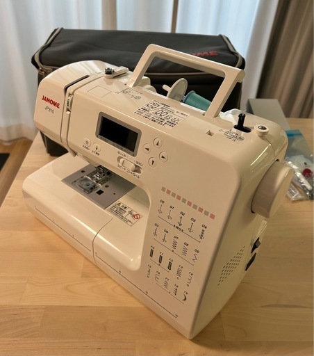 【値下げしました
】新品同様　ジャノメ コンピューターミシン  JP310 　ジャノメ フットコントローラー(白) 10色糸Sセット 