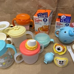 離乳食つくり　マグ　カラトリー　おしゃぶり　など