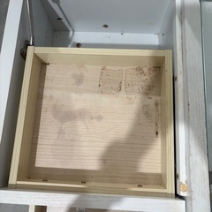 白のドレッサー(テーブル)の画像