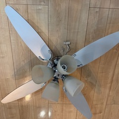 シャンデリア器具の画像