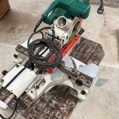 レーザー付きHITACHI スライド丸のこ　C8FSH  実動品の画像