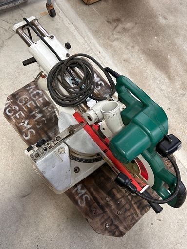 レーザー付きHITACHI スライド丸のこ　C8FSH  実動品