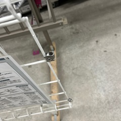ブロック上の　境界　スチールフェンス