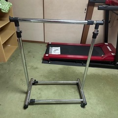 ハンガーラックの画像