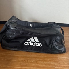 adidasボストンバックの画像