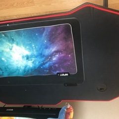 ゲーミングデスクとチェア