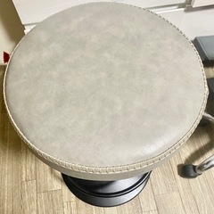 美品❗️昇降カウンターチェアーの画像