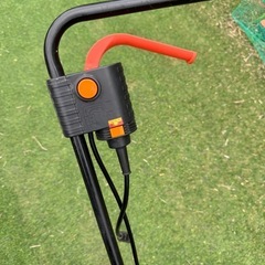 アイリスオーヤマ 芝刈機 電動 刈込幅320mm 刈込高さ3段階調整 ロータリー式 G-320W の画像