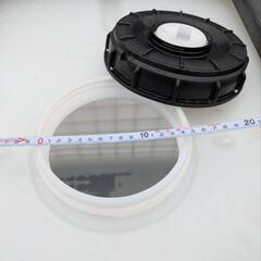 【値下げ】在庫あと5個　IBCコンテナ　水タンク　目盛り付　1000Lの画像