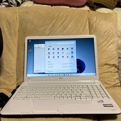 半分ジャンク品　 NEC lavei ホワイト　ノートパソコン　15.6インチ　の画像