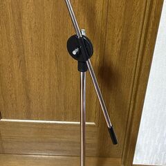 マイクスタンド　伸縮・角度調整可能！　脚を折り畳める！　Wellzの画像