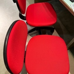 事務イス5つ
