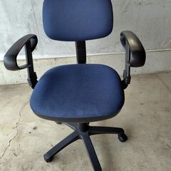 値下げ【中古】回転イスの画像