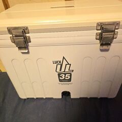 クーラーボックスの中古品になります