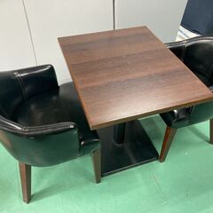 ☆中古￥3,000！ダイニングテーブル　家具　椅子2脚　リビング...