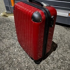無料　スーツケース　赤