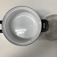 ガラス蓋付きホーロー鍋の画像