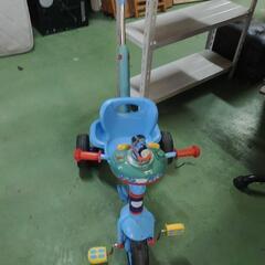 青色三輪車 後ろハンドル付き 幼児用の画像