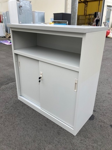【OF-29】中古 ハイカウンター 受付カウンター 横幅90cmタイプ スチールグレー 収納書庫 鍵付き 検)事務机　オフィス チェア　会議 椅子　ロッカー　ミーティングテーブル　応接ソファ 店舗 事務所 什器　書庫 本棚 ラック デスク スチール 美品多数 格安 【中古オフィス家具】
