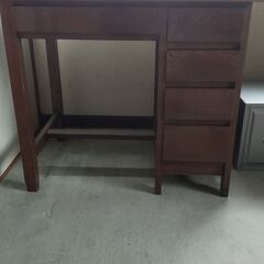学習机　きれいです
