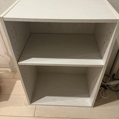 カラーボックス　と　タオル掛け　