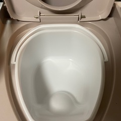 【新品未使用】トンボ　ポータブルトイレ背もたれ型の画像