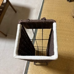 トイレットペーパー入れの画像