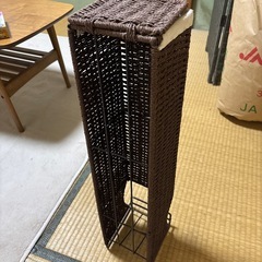 トイレットペーパー入れの画像