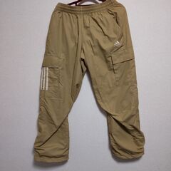 《希少》　アディダスナイロンパンツ　両太ももにもポケットあり