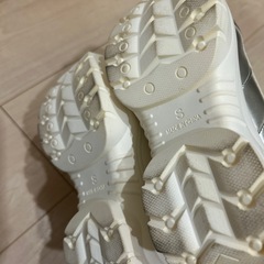シルバー厚底スニーカーの画像