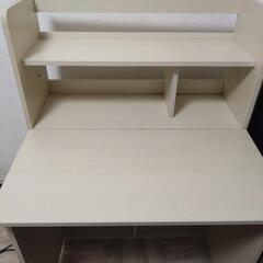 収納付き机の画像