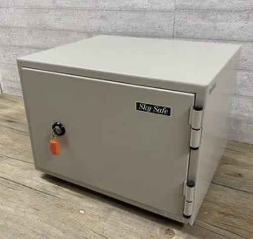 新品未開封　耐火金庫　　ホワイト