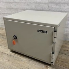 新品未開封　耐火金庫　　ホワイト　