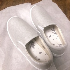 【新品】シルバー 靴