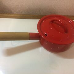 【ほぼ未使用】赤くて可愛いお鍋（5/27まで）