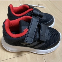 【新品未使用】adidas（アディダス）子供靴　12cmの画像