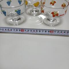 ガラスのフルーツ皿　パフェ容器