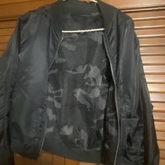 迷彩柄黒ジャケットレディース