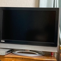 32インチ液晶テレビ