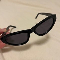 
H&Mサングラスの画像