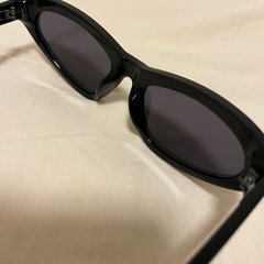 
H&Mサングラスの画像