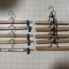 IKEA イケア購入 木製衣類衣装ハンガー 30本セットの画像