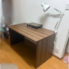 椅子（PCスタンド、スタンドライト付）